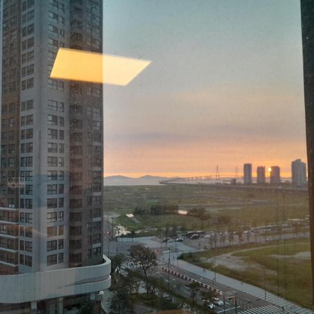 Songdo Halla Westernpark-Seaviewroom Hotel-바다전망 อินชอน ภายนอก รูปภาพ